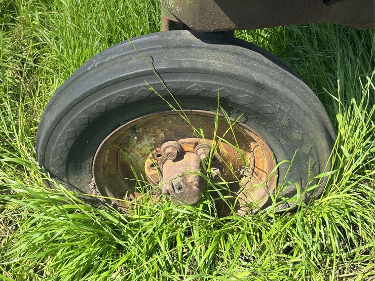 john-deere-70-image-12
