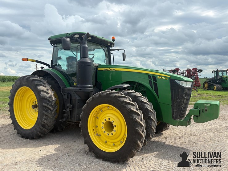 2017-john-deere-8370r-image-3