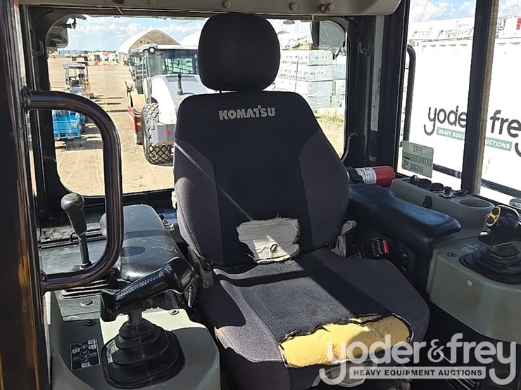 2021-komatsu-d61px-24-image-45