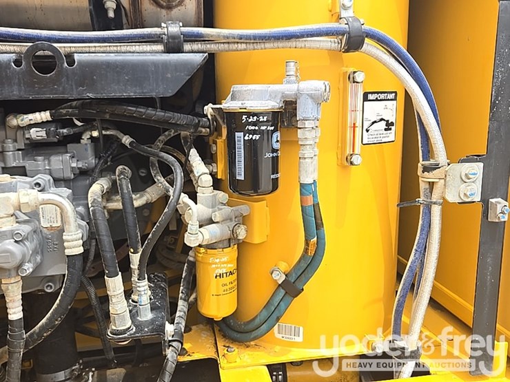 2022-deere-130g-image-54