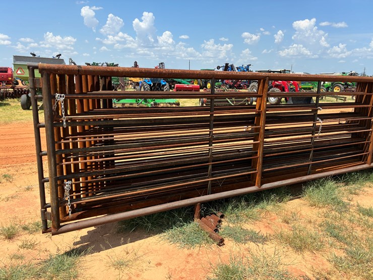 #t8028-•-(10)-cattle-panels-image-2