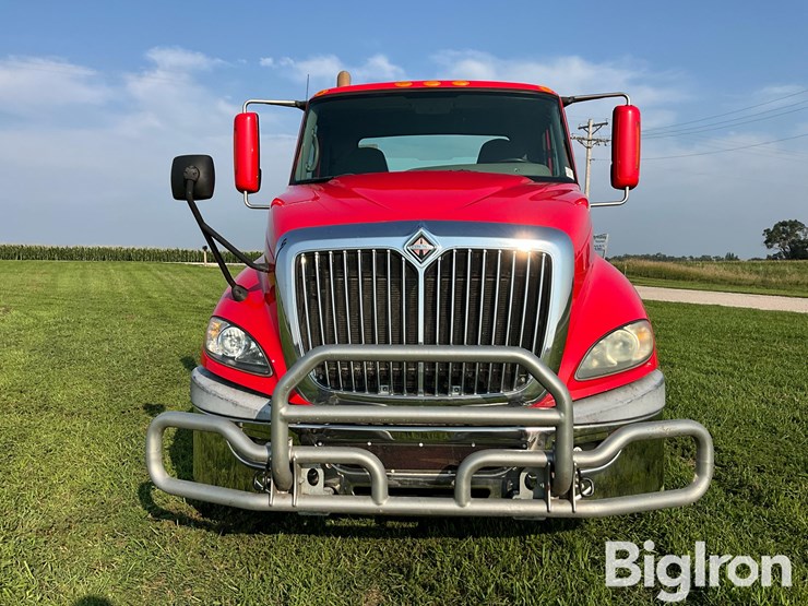 2010-international-prostar-image-2