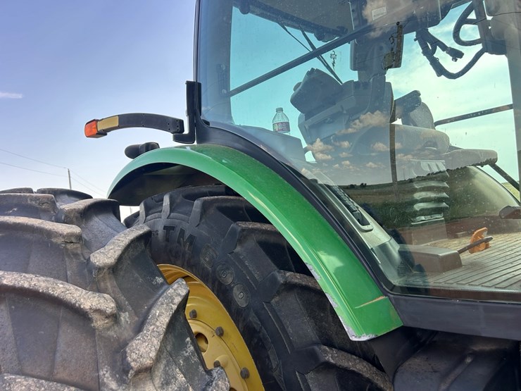 2010-john-deere-8320r-image-28
