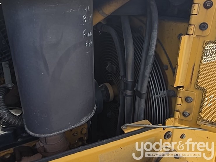 2008-caterpillar-d6n-lgp-image-45