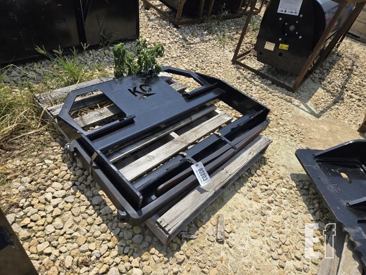 new-skid-steer-45"-fork-frame-w/-42"-forks-image-1