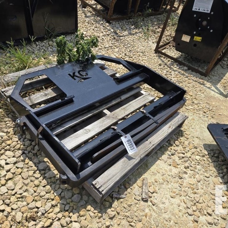 NEW SKID STEER 45" FORK FRAME W/ 42" FORKS