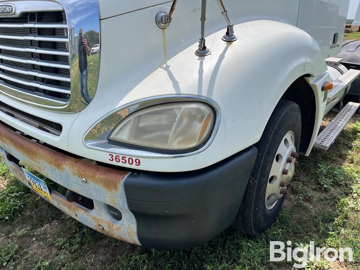 2004-freightliner-t/a-truck-tractor-image-13