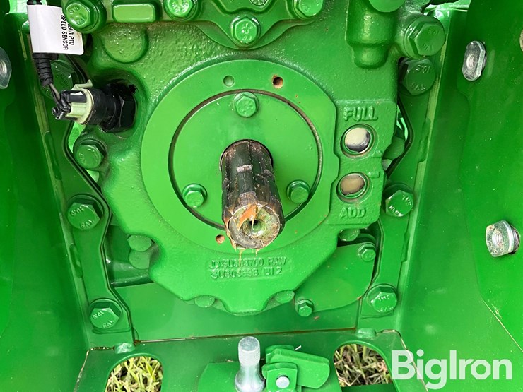 2023-john-deere-5067e-image-12