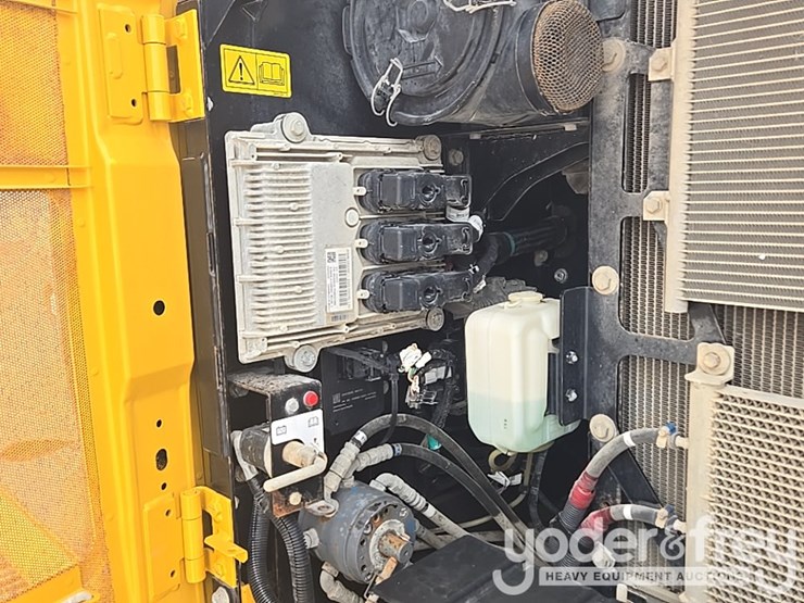 2022-deere-130g-image-58