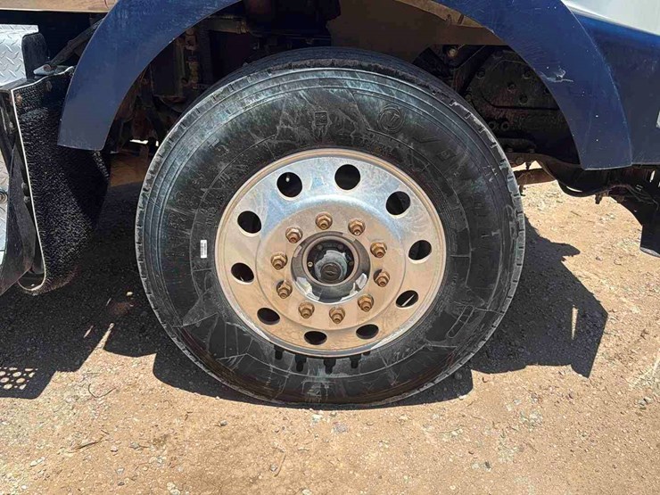 2015-kenworth-t800-image-12