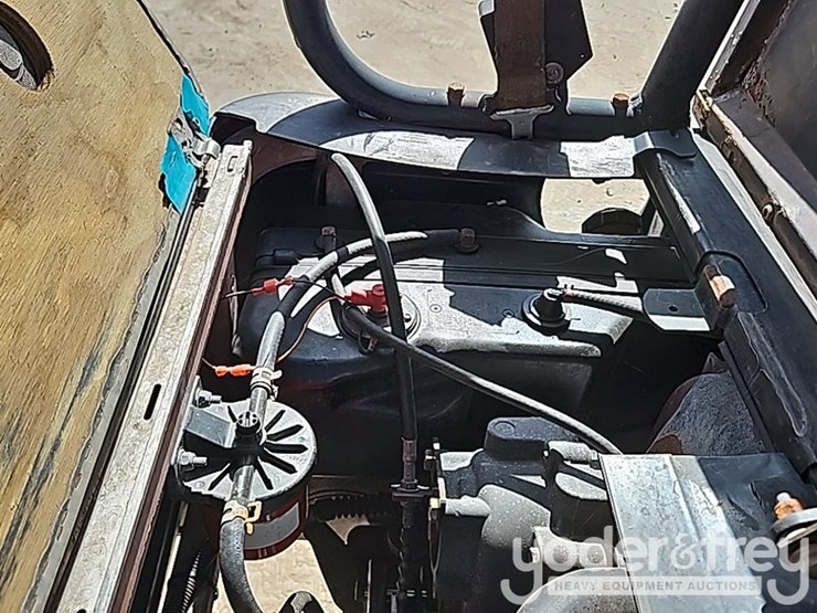2019-club-car-carryall-1700-image-27