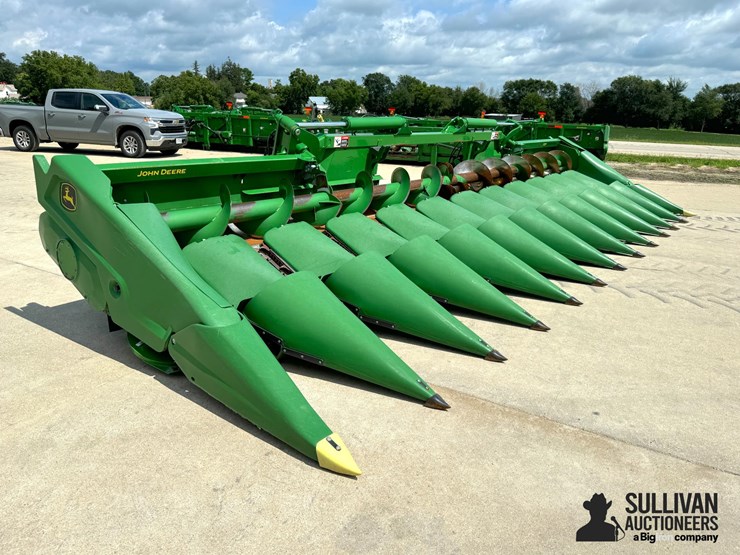 2023-john-deere-c12f-image-6