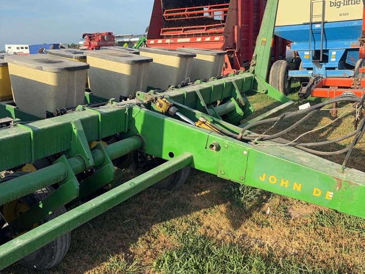 john-deere-7000-image-3
