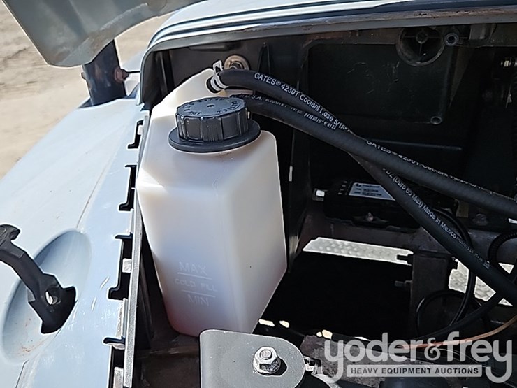 2019-club-car-carryall-1700-image-35