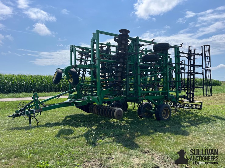 john-deere-2310-image-1
