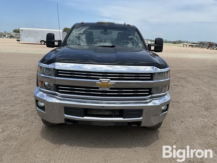 2015-chevrolet-3500-image-2