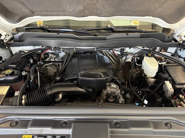 2015-chevrolet-silverado-3500hd-image-19