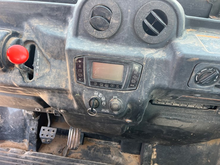 2015-kubota-rtv-x1100c-image-16