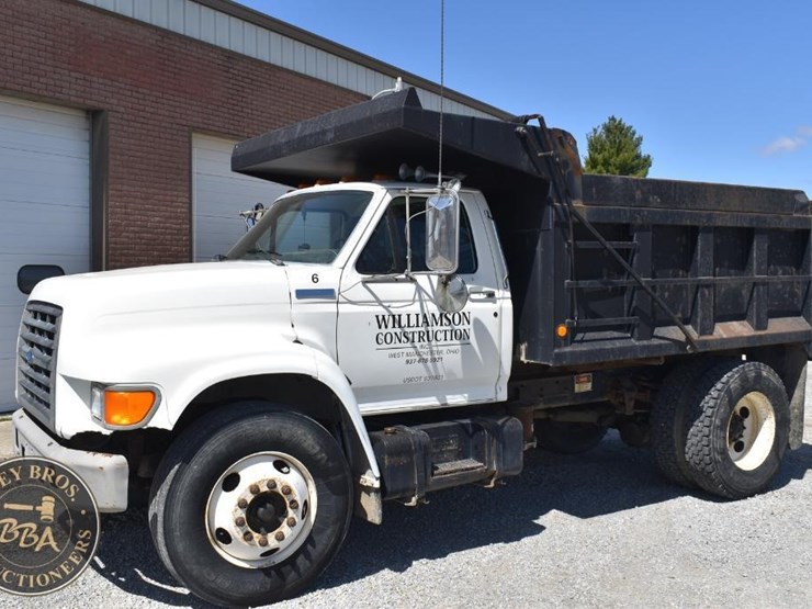 1995-ford-f800-image-8