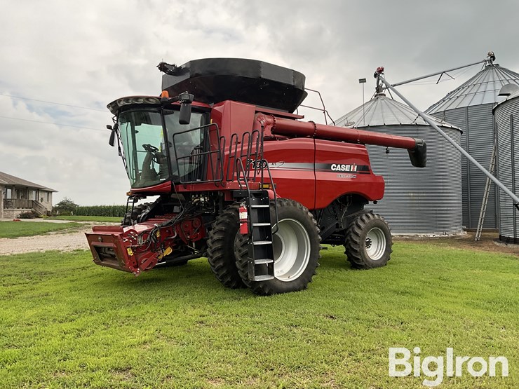 2013-case-ih-7130-image-1