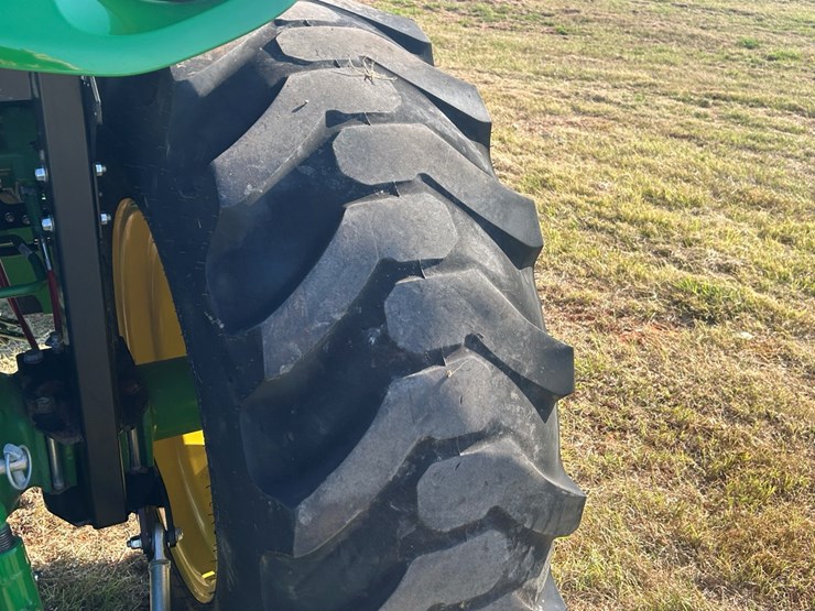 2024-john-deere-4052r-image-9