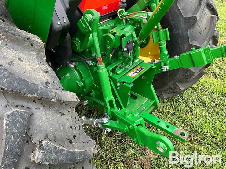 2023-john-deere-5067e-image-16