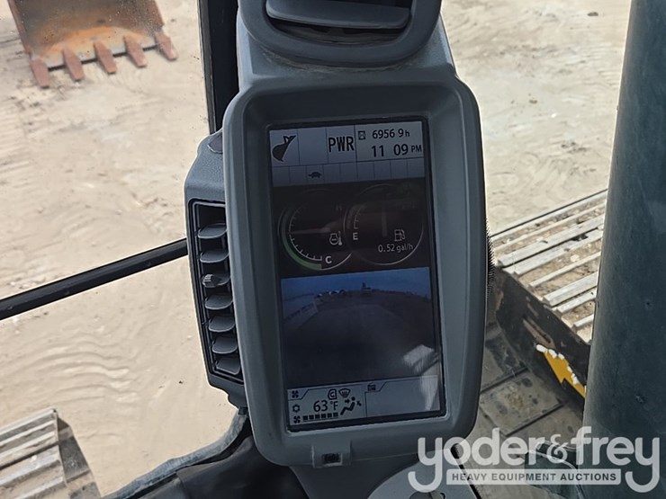 2022-deere-130g-image-78