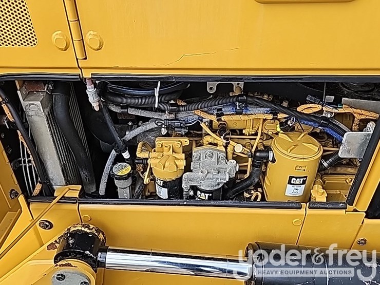 2019-caterpillar-d6n-lgp-image-33