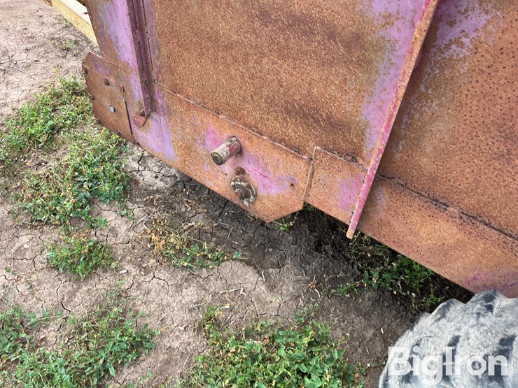 schuler-5x10-feed-wagon-image-13
