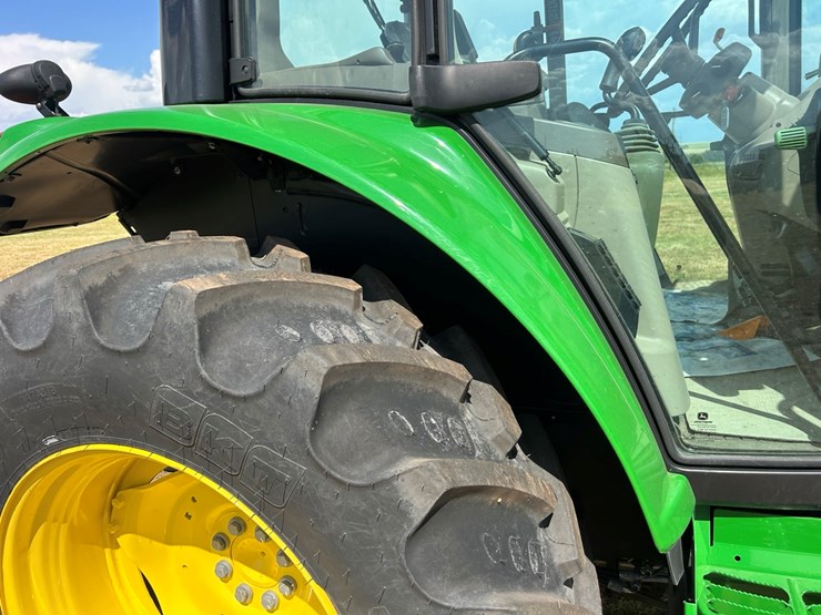 2023-john-deere-6120m-image-36