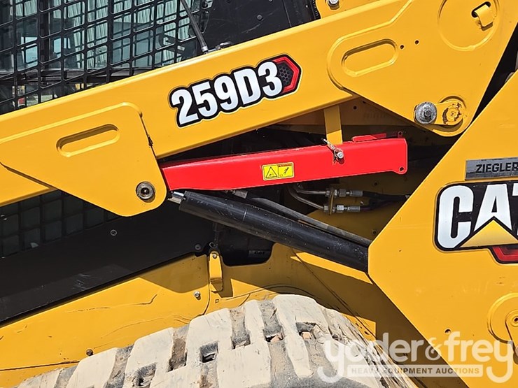 2022-caterpillar-259d3-image-35