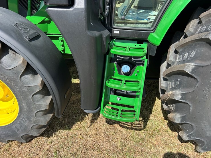 2023-john-deere-6120m-image-14