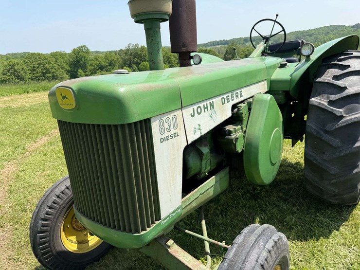 john-deere-830-image-11