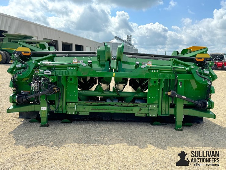 2023-john-deere-c12f-image-6
