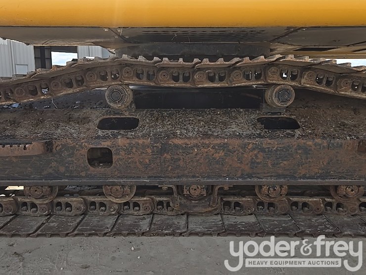 2017-deere-210g-lc-image-17