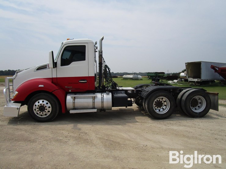2016-kenworth-t680-image-8