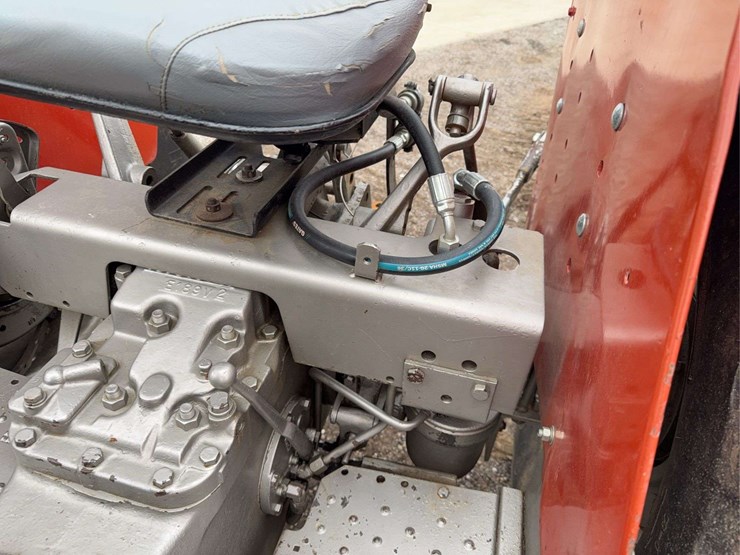 massey-ferguson-265-image-30