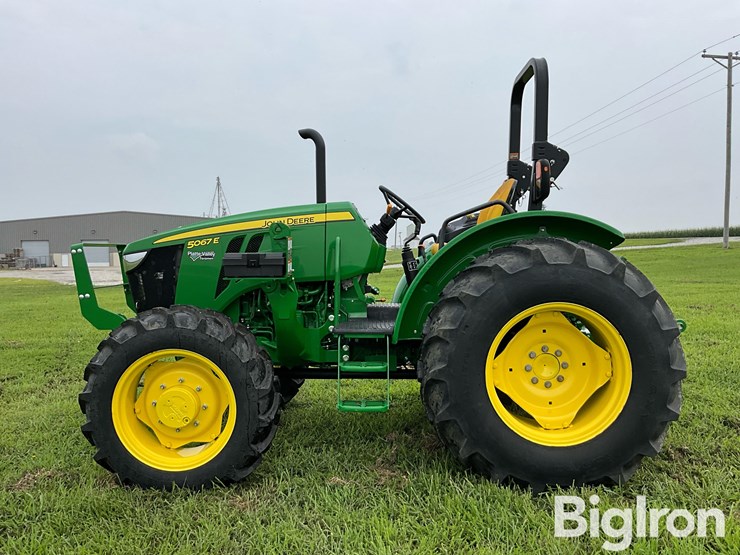 2023-john-deere-5067e-image-8