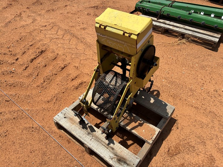 #t8037-•-garden-plow-image-1