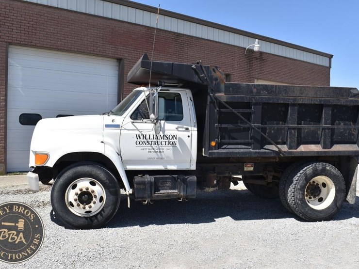 1995-ford-f800-image-4