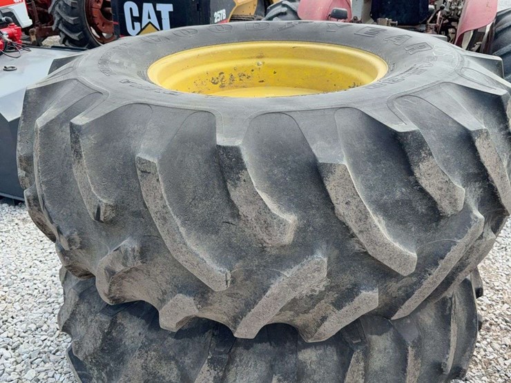 john-deere-8-image-4