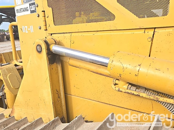 2008-caterpillar-d6n-lgp-image-36