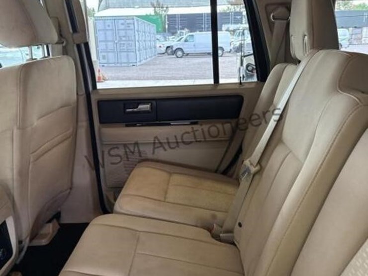 2015-ford-expedition-image-22