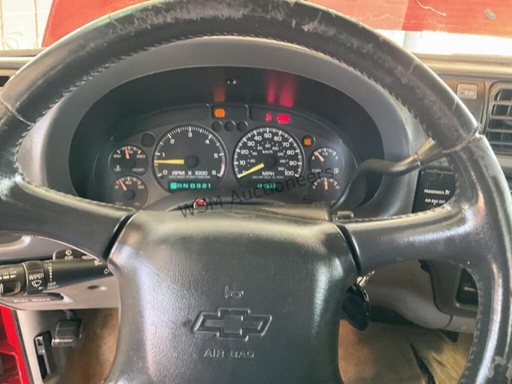 2001-chevrolet-s10-image-16