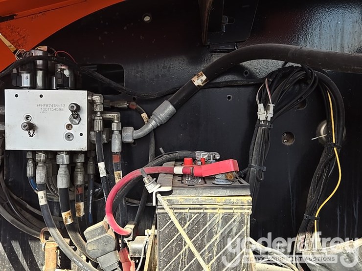 2017-jlg-800s-image-48