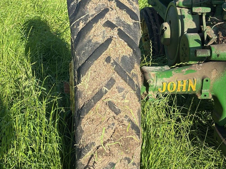 john-deere-model-b-image-23