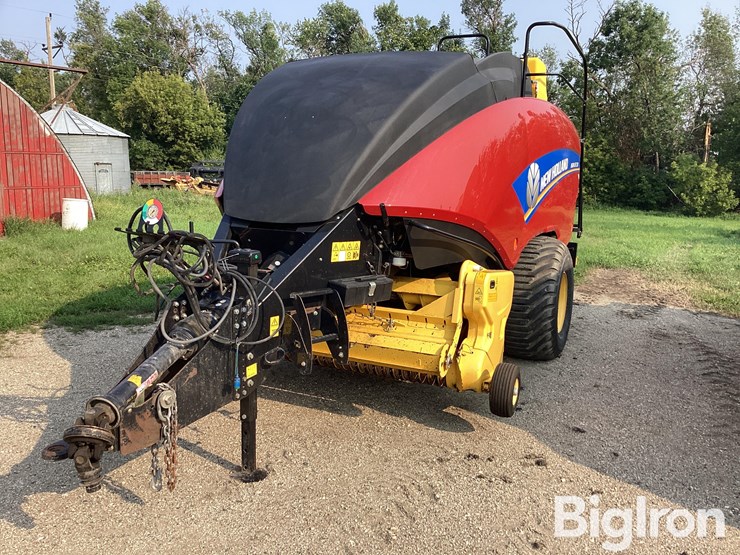 new-holland-big-baler-330-image-1