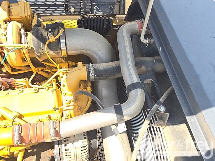 2017-deere-210g-lc-image-61