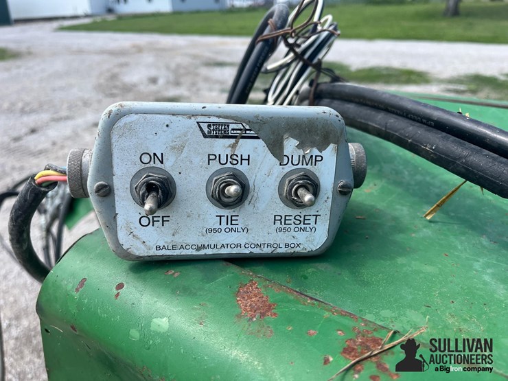 john-deere-337-image-12
