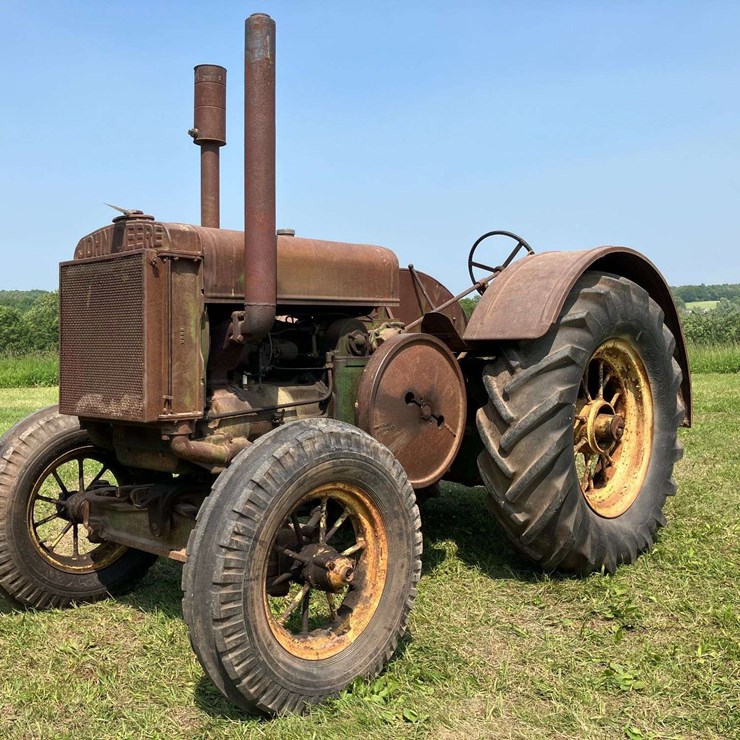 JOHN DEERE D